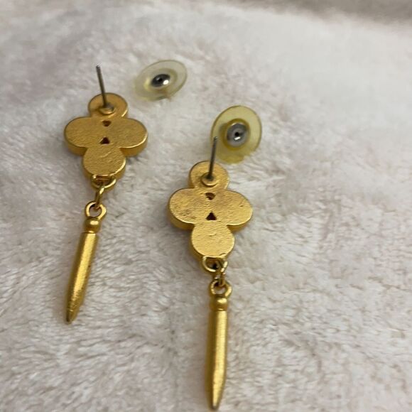 Vintage Y2K Gold Matte Dangling Pierced Earrings - Picture 4 of 13